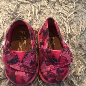 Pink camo baby Toms